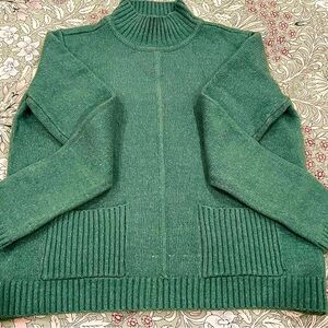 Beautiful, Soft Jade Green Ribbed Knit Sweater NWOT